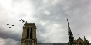 Planes over Notre Dame photo by @EvelyneLetawe @http://twitpic.com/5m1qtz